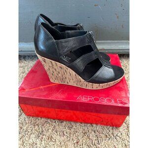 Aerosoles Ontrack Black Leather High Heels Womans 7.5 with Heel rest